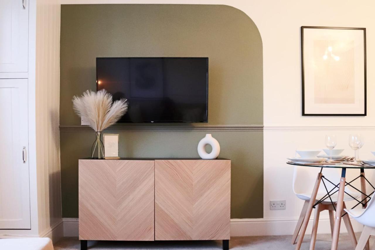 Japandi-inspired Apt In The Heart Of * Oxford